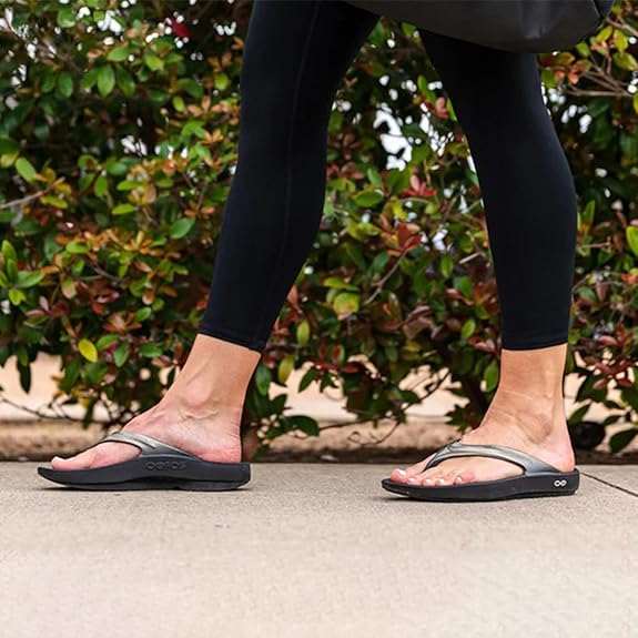 OOFOS Oolala Black / Latte 9 M 848282003636 Rebound Footwear